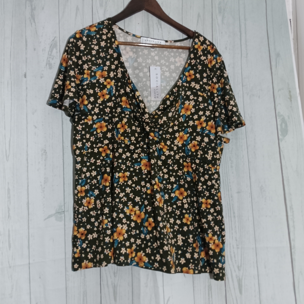 Socialite Curve Floral V-Neck Women Top Sz 3X